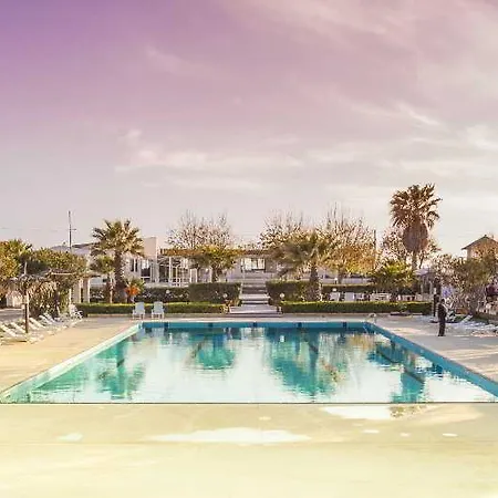 Milu Beach Club Hotel 4*