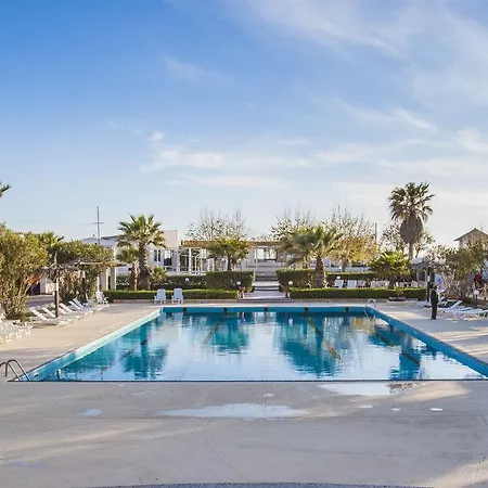 Hotel Milu Beach Club
